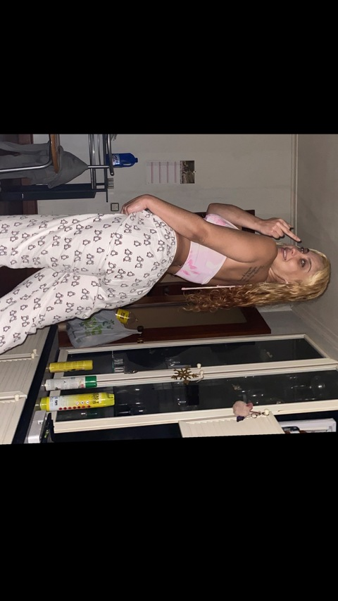 View laphilliesblunt OnlyFans content for free 

 picture 2