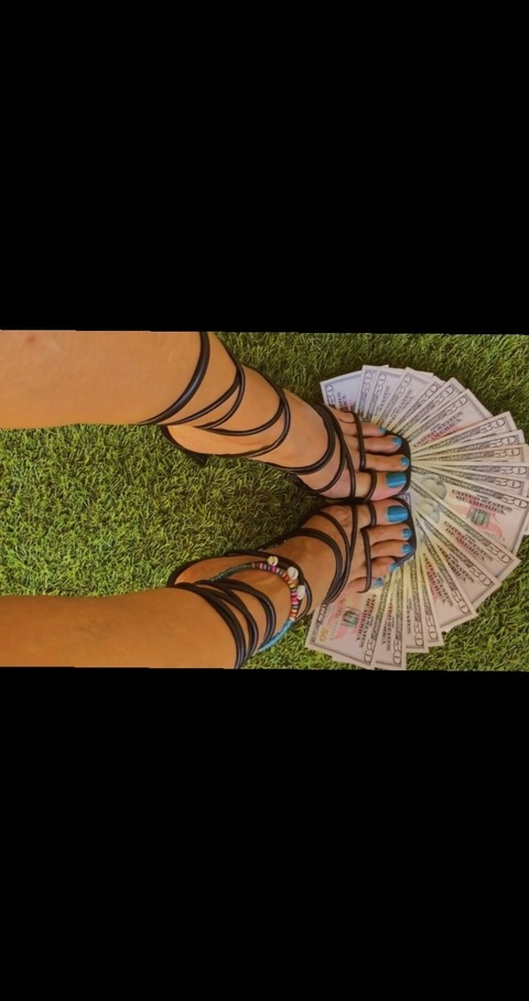 laprettyfeet4 OnlyFans Leaked (1327 Photos and 337 Videos) 

 picture 2