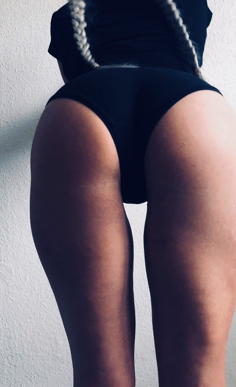 lapute1 (Ernesta) OnlyFans Leaked Pictures and Videos 

 picture 2