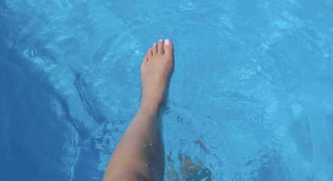 lara.feets OnlyFans Leaked Photos and Videos 

 picture 2