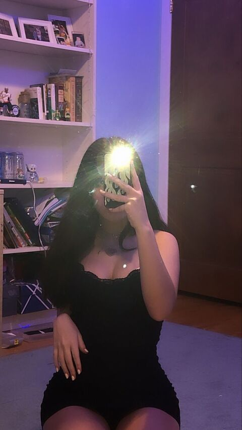 latinaa.a (alisssss) free OnlyFans Leaked Pictures & Videos 

 picture 2