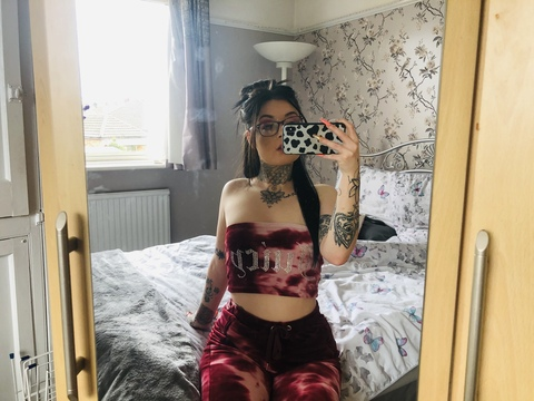 laura_x OnlyFans Leaked Photos and Videos 

 picture 2