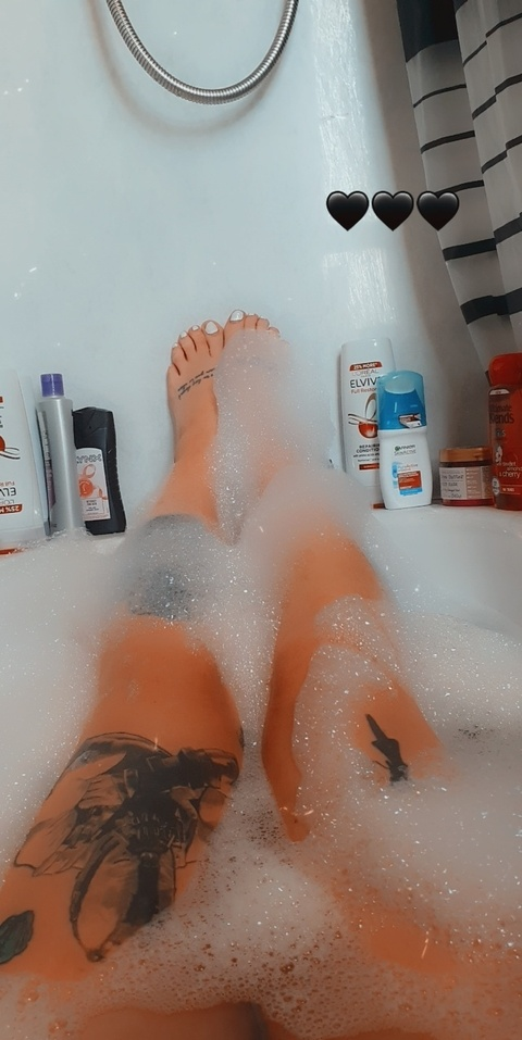 lauraalindsayy OnlyFans Leaks 

 picture 2