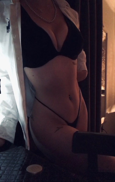 View Laura Rodríguez Antón (lauraantton) OnlyFans 9 Photos and 1 Videos leaked 

 picture 2