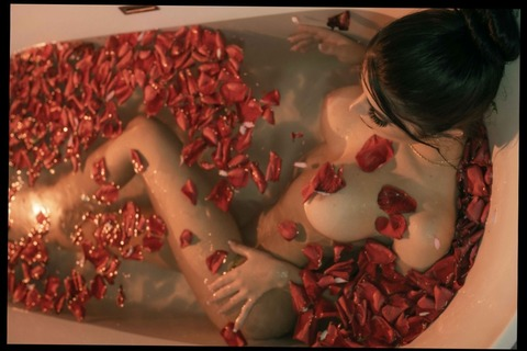 lauralopezh64 (Laura Lopez 🧚‍♀️) OnlyFans Leaked Pictures & Videos 

 picture 2