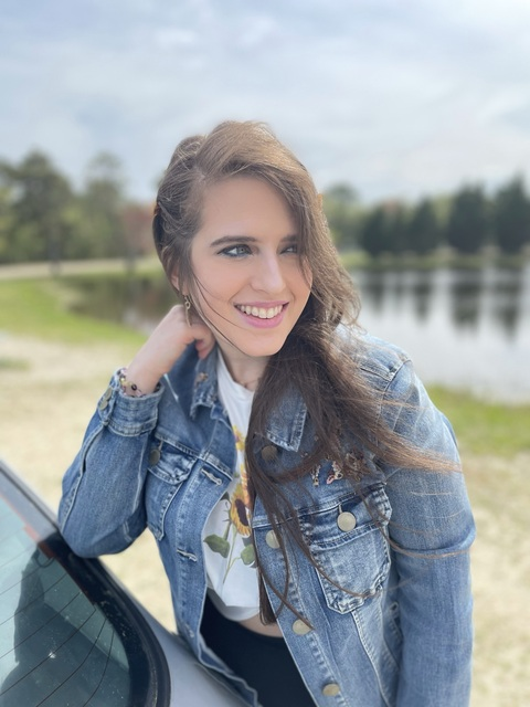 laurenonair (Lauren On-Air) OnlyFans Leaked Videos and Pictures 

 picture 2