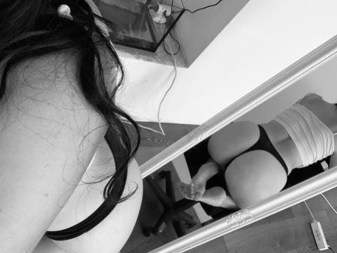 @lavrisss leak Onlyfans photos free 

 picture 2