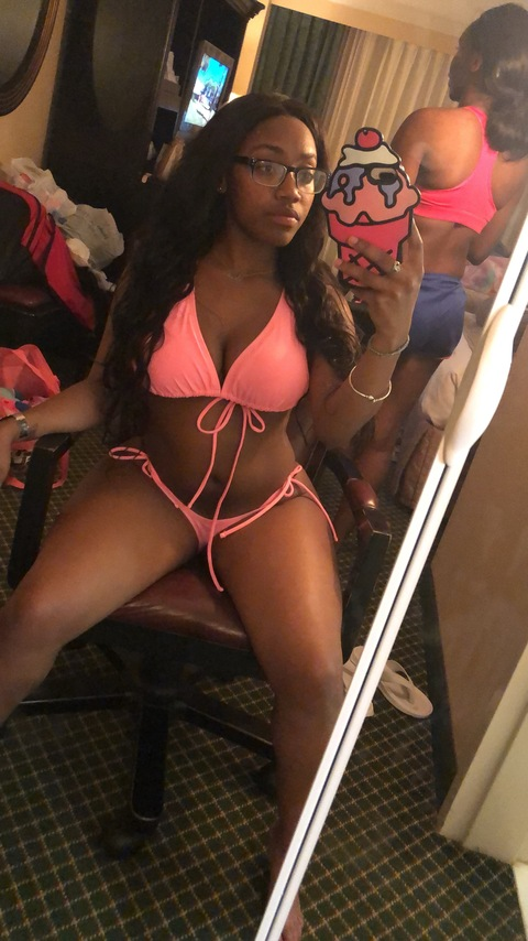 lay2u OnlyFans Leaked 

 picture 2