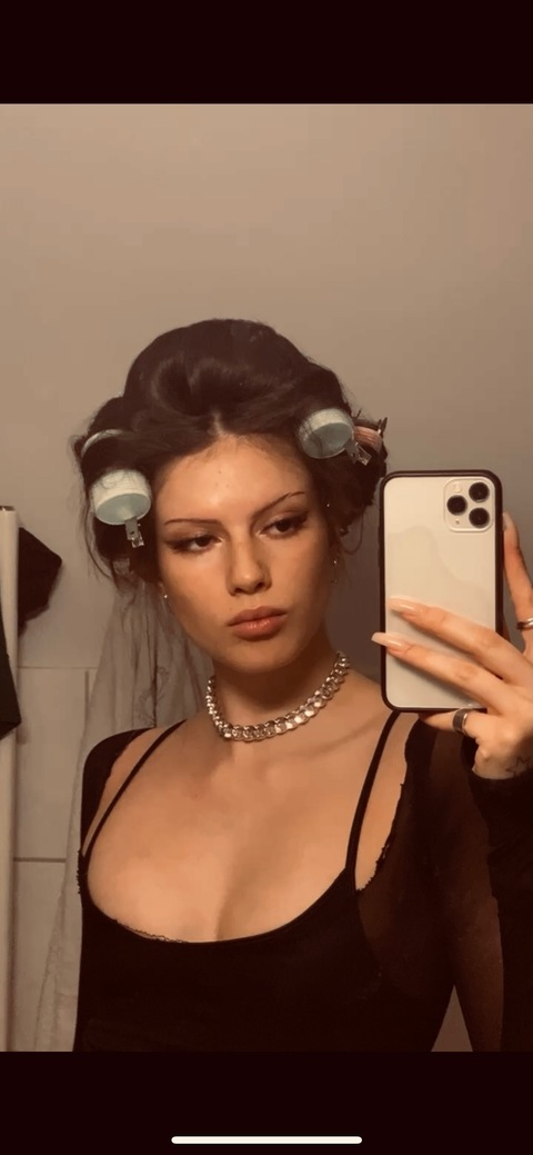 layeeela OnlyFans Leaks (2 Photos and 0 Videos) 

 picture 2