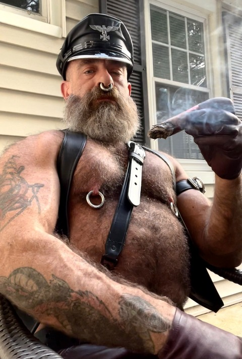 leatherpipedad1 OnlyFans Leaked Photos and Videos 

 picture 2