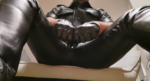 leathersmoker85 (leathersmoker.85) free OnlyFans Leaked Content 

 picture 2