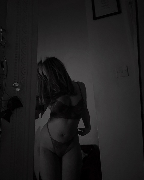 leighastrid20 OnlyFans Leak (129 Photos and 9 Videos) 

 picture 2