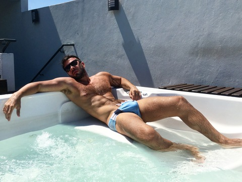 Onlyfans free leo_cki 

 picture 2