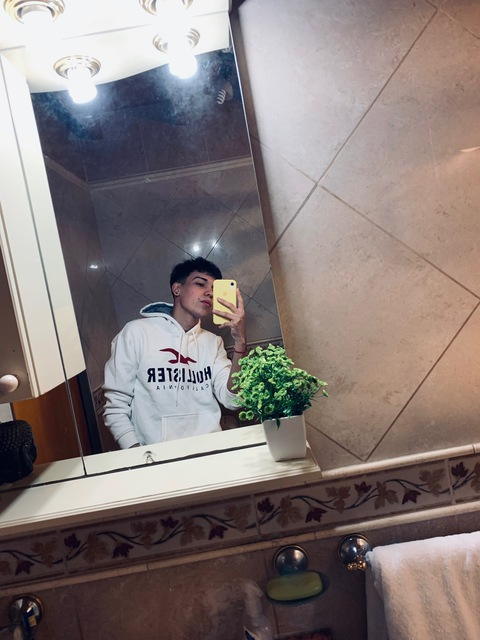 View tinchitoo (leoogodoyyy) OnlyFans 66 Photos and 56 Videos leaks 

 picture 2