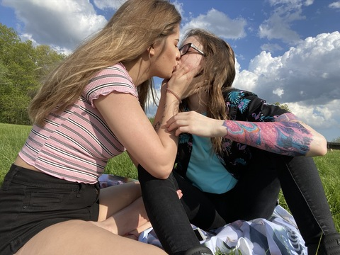 lesbiansdoitbest2 OnlyFans Leaked (107 Photos and 27 Videos) 

 picture 2