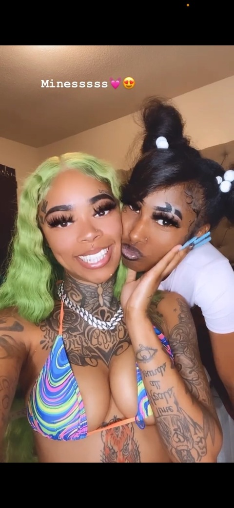 lesbifreaky OnlyFans Leak 

 picture 2