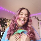 letriangledesbernudes (Loulzzz) OnlyFans content 

 picture 1