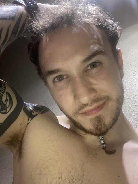 levifree OnlyFans Leaks 

 picture 2
