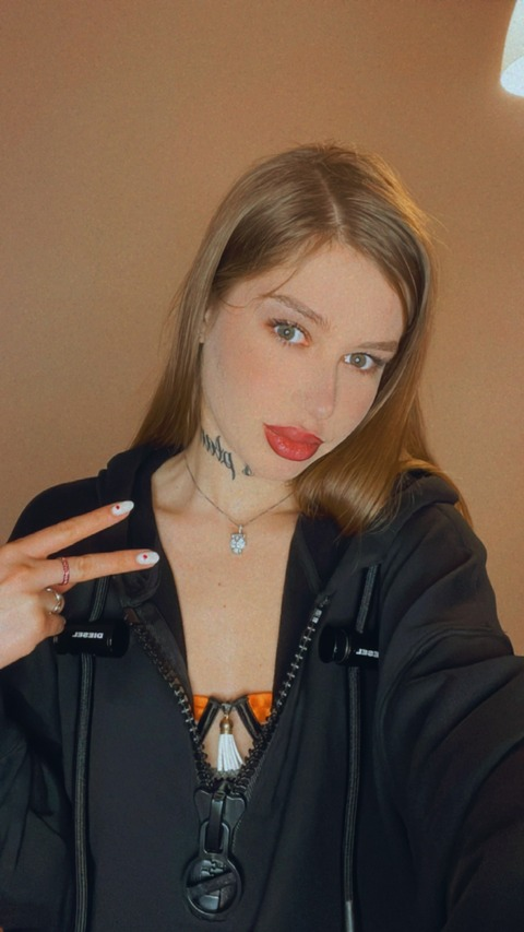 View lialisax OnlyFans content for free 

 picture 2