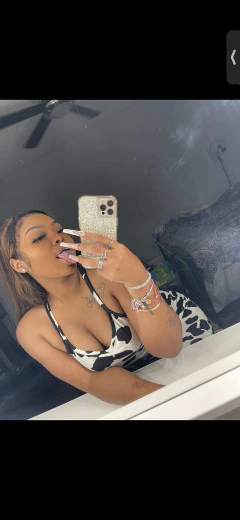 @lightskinnmanda leak Onlyfans videos free 

 picture 2