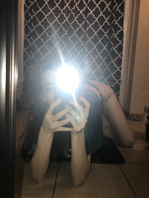 View lil.crystal.morgan OnlyFans content for free 

 picture 2