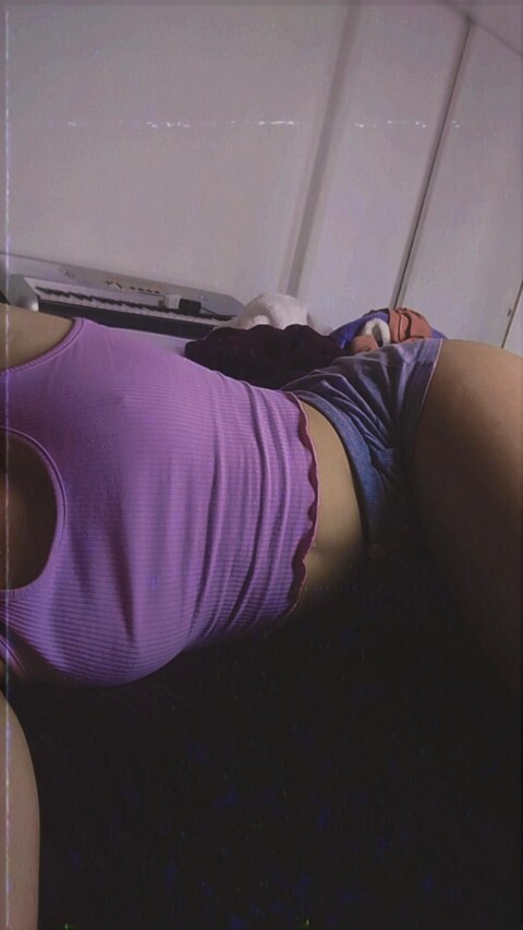 View lilbbyqueen OnlyFans content for free 

 picture 2