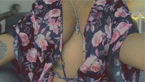lilcrzyangel OnlyFans Leaks 

 picture 2