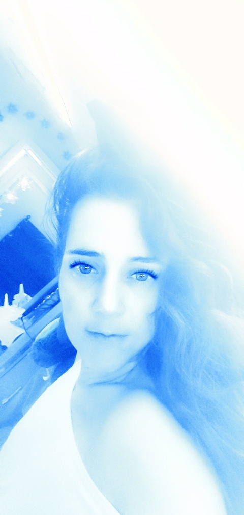 lilglo3420 (Renee) free OnlyFans Leaked Pictures and Videos 

 picture 2