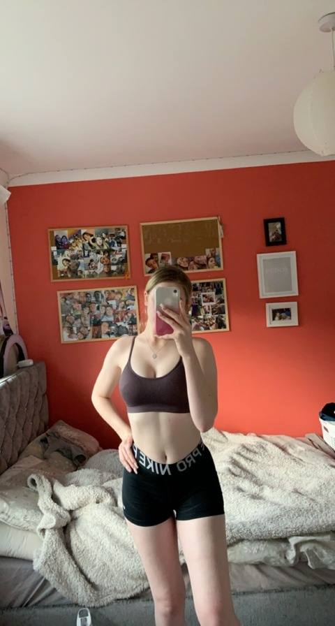 Onlyfans leak lillie_mewett 

 picture 2