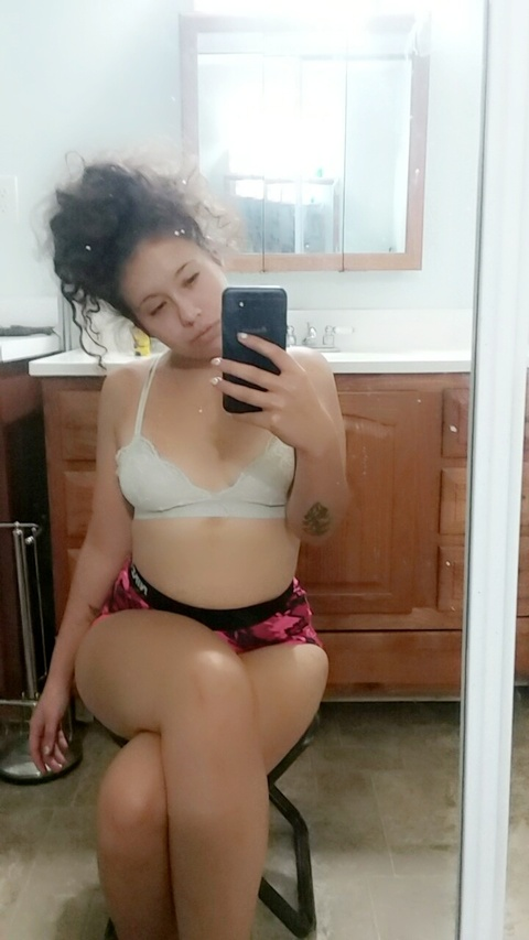 lilymoonmoan OnlyFans Leak 

 picture 2