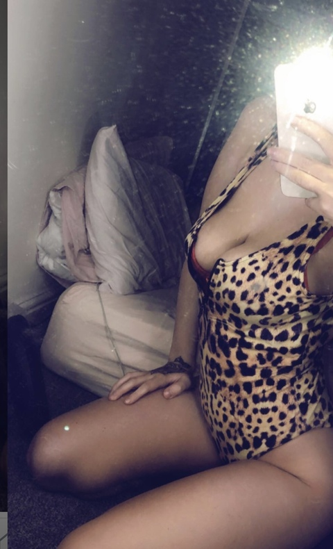 Onlyfans free lilyrose_21_x 

 picture 2