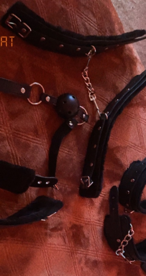 Download linhsanity1999 OnlyFans content for free 

 picture 2