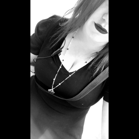 little.r3d (little red 💄) free OnlyFans Leaked Pictures and Videos 

 picture 2