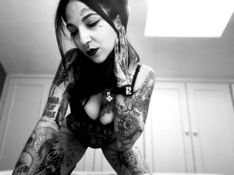 Get Free access to @little_queen_ink (Lirikink91) Leaks OnlyFans 

 picture 2