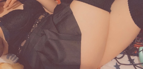 littledarling (Little Darling🔥❤) OnlyFans Leaks 

 picture 2