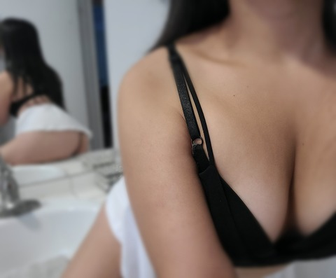 Download littlelleanne OnlyFans content free 

 picture 2