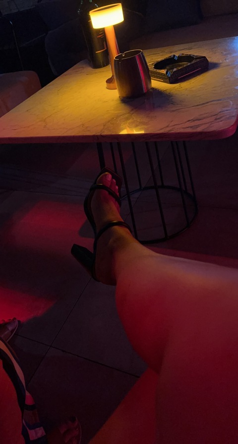 View littlemissfloridagirl (Your Florida Girlfriend) OnlyFans 1 Photos and 0 Videos leaks 

 picture 2