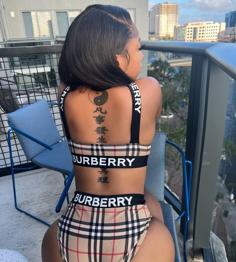 View Lil Arii (littlemissgoldenn) OnlyFans 6 Photos and 2 Videos gallery 

 picture 2