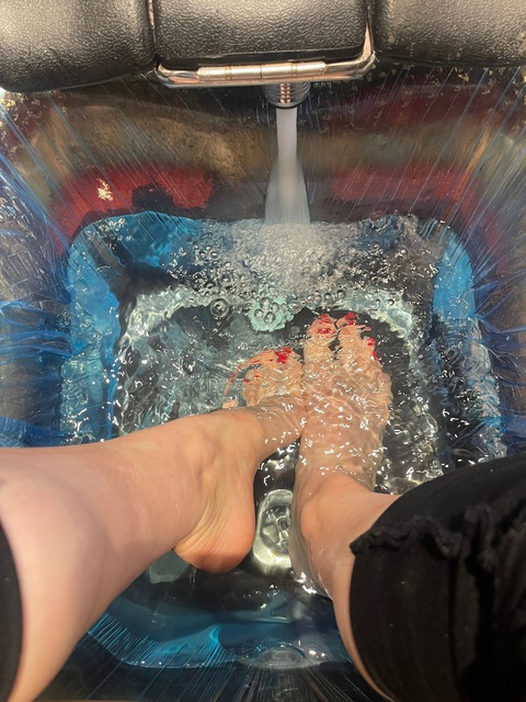 View liveandsetsail OnlyFans content for free 

 picture 2