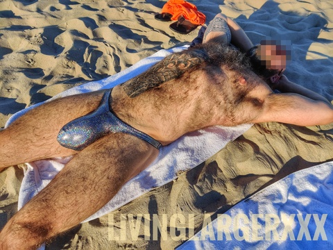 livinglargerxxx OnlyFans Leaked 

 picture 2