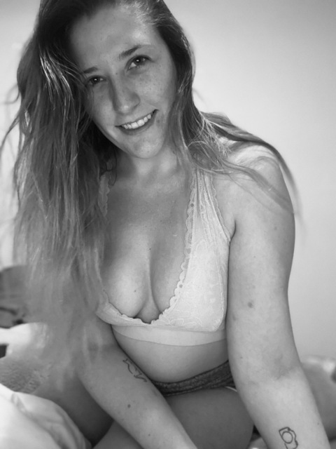 livinlikeleesha (Leesha) OnlyFans Leaked Videos and Pictures 

 picture 2