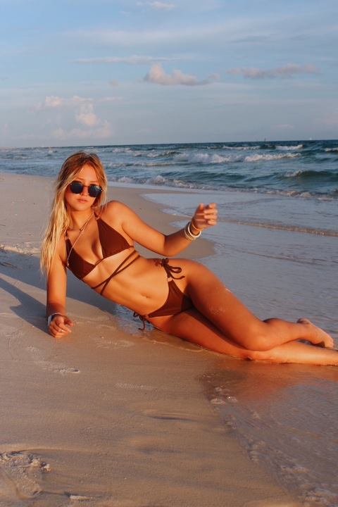 livinlikelivv (Liv) free OnlyFans Leaked Videos and Pictures 

 picture 2
