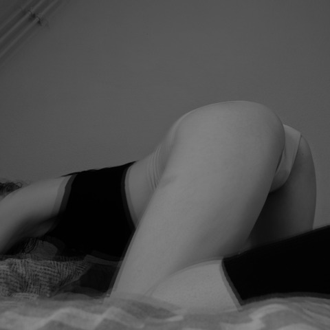 View livlovesxx OnlyFans content for free 

 picture 2