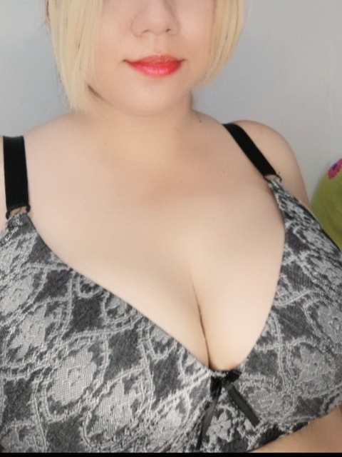 View lizdt OnlyFans content for free 

 picture 2