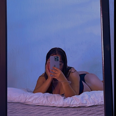 View lizz_99 OnlyFans content for free 

 picture 2