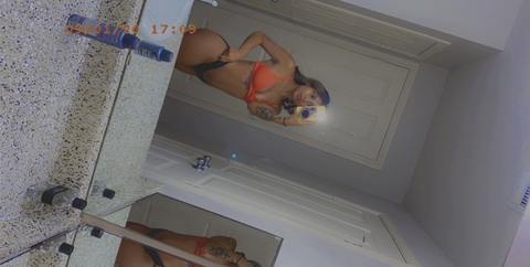 View lizzaarenee (Lizzaarenee) OnlyFans 10 Photos and 0 Videos leaks 

 picture 2