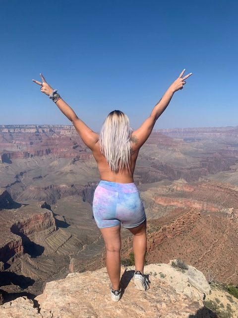 lizziesmokes OnlyFans Leaked Photos and Videos 

 picture 2