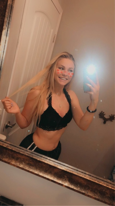 View lizzzz88 (Lizzzz) OnlyFans 10 Photos and 0 Videos gallery 

 picture 2