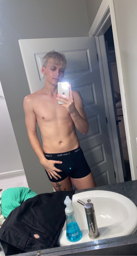 Onlyfans free logan_youngxxx 

 picture 2