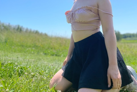 lolaestelle (Lola Estelle 🌸) free OnlyFans Leaks 

 picture 2